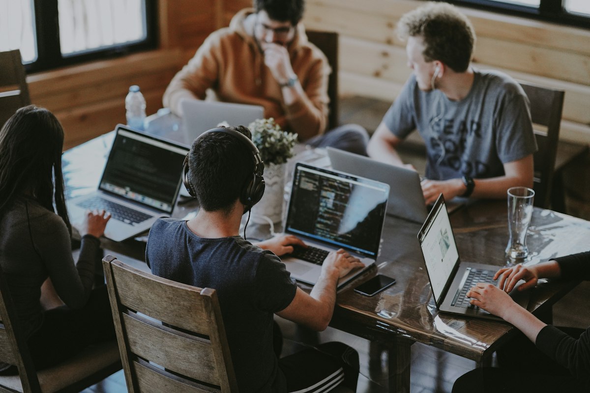 Computer Cite Senior Engineers in Collaboration